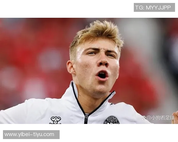 丹麦主帅赞霍伊伦在那不勒斯表现出色队友们乐于给予支持与帮助 丹麦主帅赞霍伊伦在那不勒斯表现出色队友们乐于给予支持与帮助