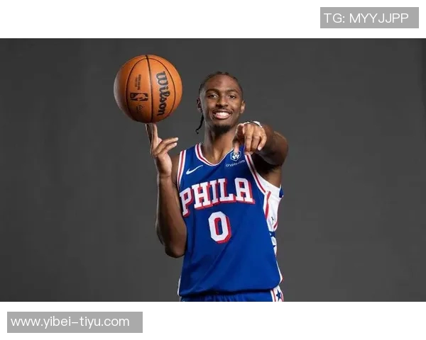 马克西被视为球队核心他的表现赢得全队信任与支持 马克西被视为球队核心他的表现赢得全队信任与支持