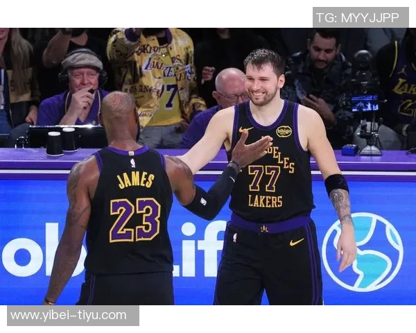 东契奇赞詹姆斯独特视角称其为团队带来巨大帮助